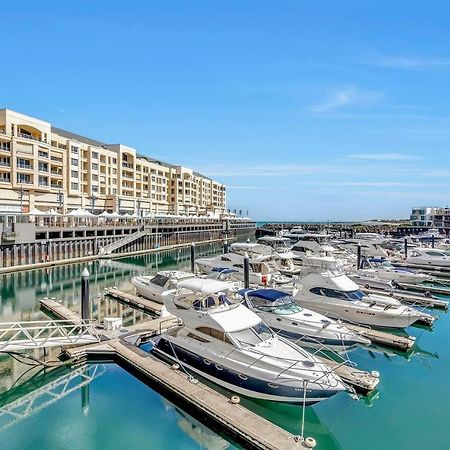 Waterfront Resort-Style Living At Glenelg Beach 阿德莱德 外观 照片